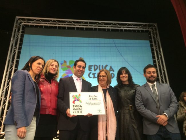DelaCalle entrega premio EducaCiudad