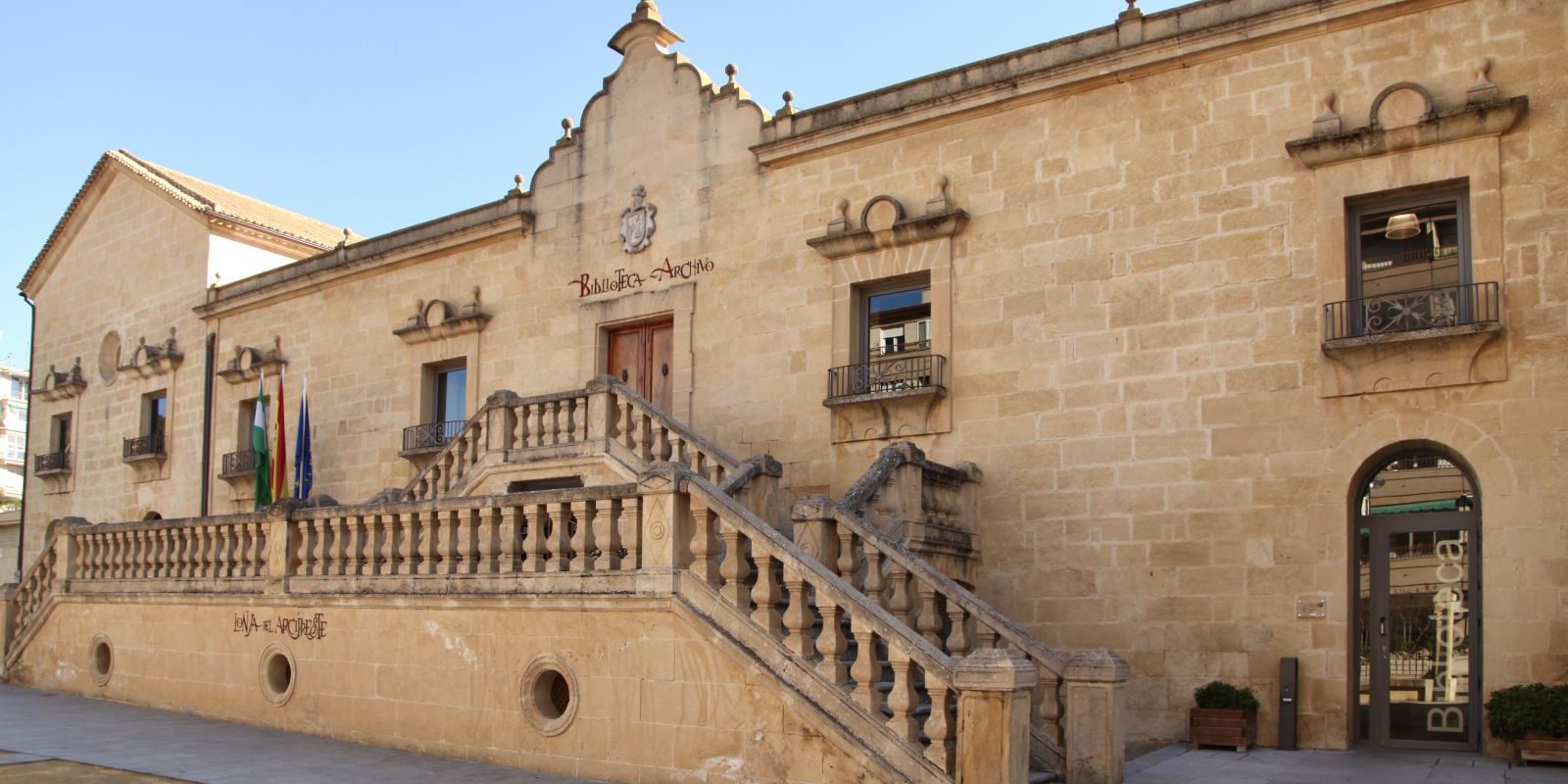 fachada-biblioteca-capuchinos-1600×800