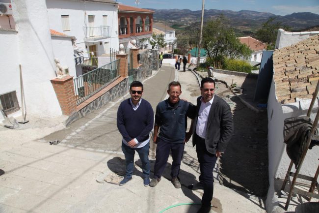 el-ayuntamiento-alcalaino-desarrolla-diversas-obras-de-mejora-en-ermita-nueva-con-cargo-al-pfea