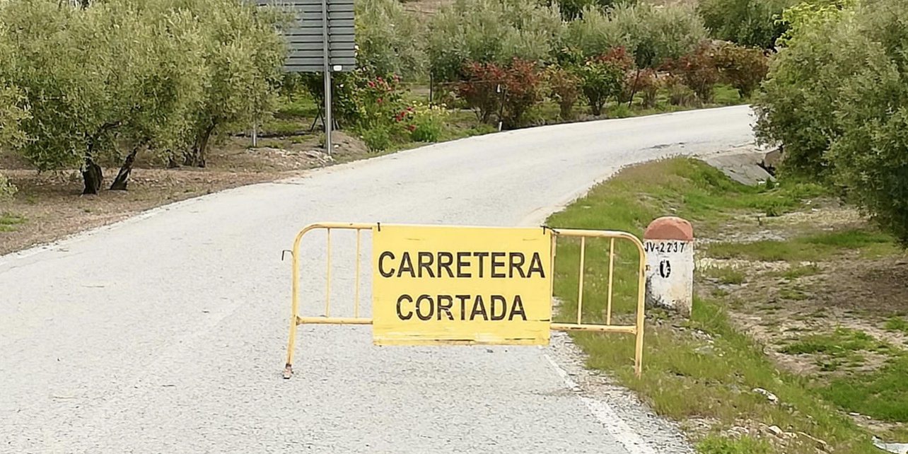 carretera fuente alamo cortada