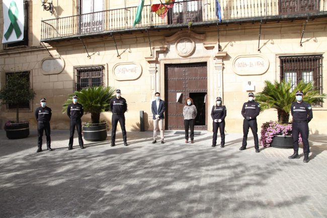 grupo seis policias