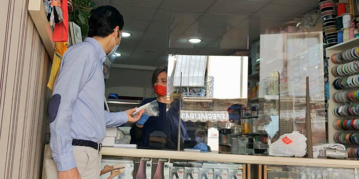 entrega mascarillas comercio