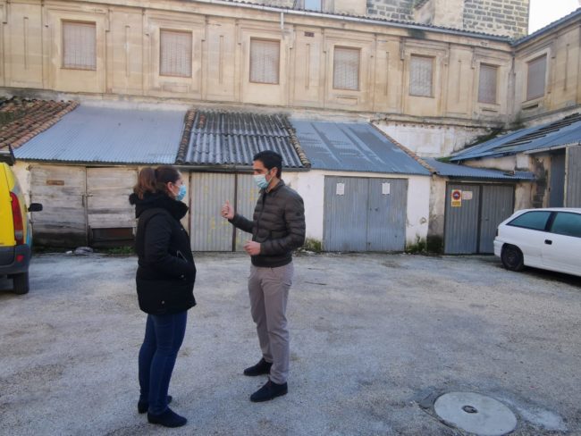 CCACF1C3-AF70-4FAC-AABC-7CA7DA0D4B40