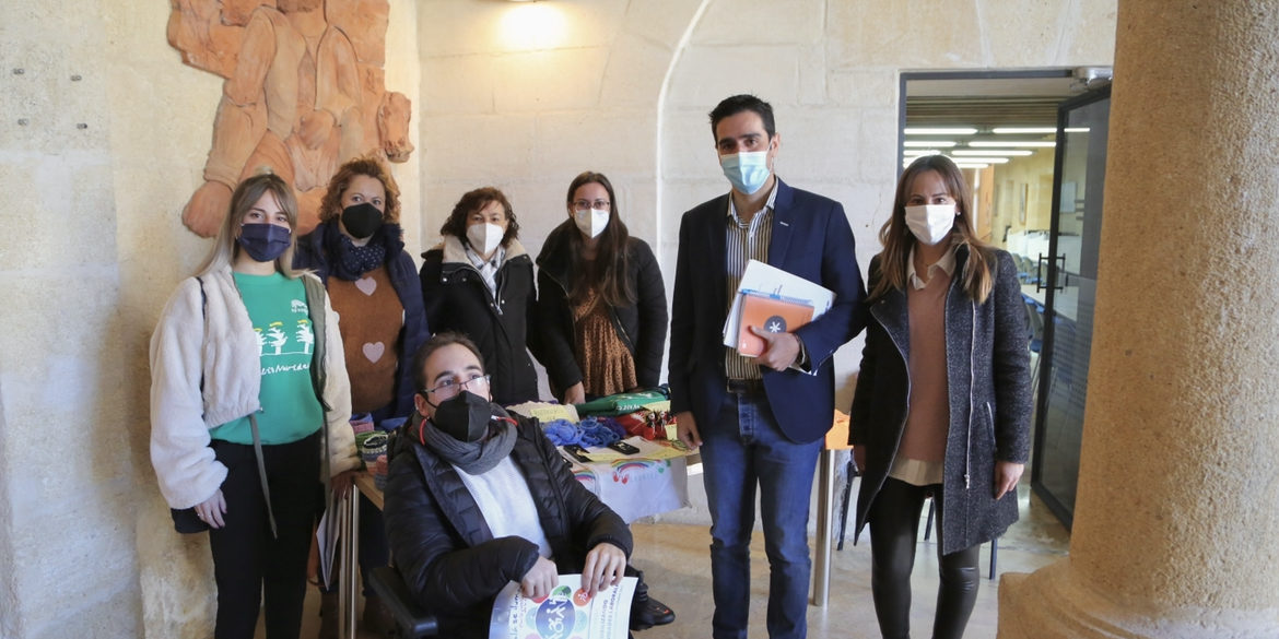 3B4122E0-1CE8-4C8D-A456-345BE15235E6