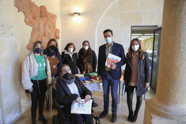 3B4122E0-1CE8-4C8D-A456-345BE15235E6