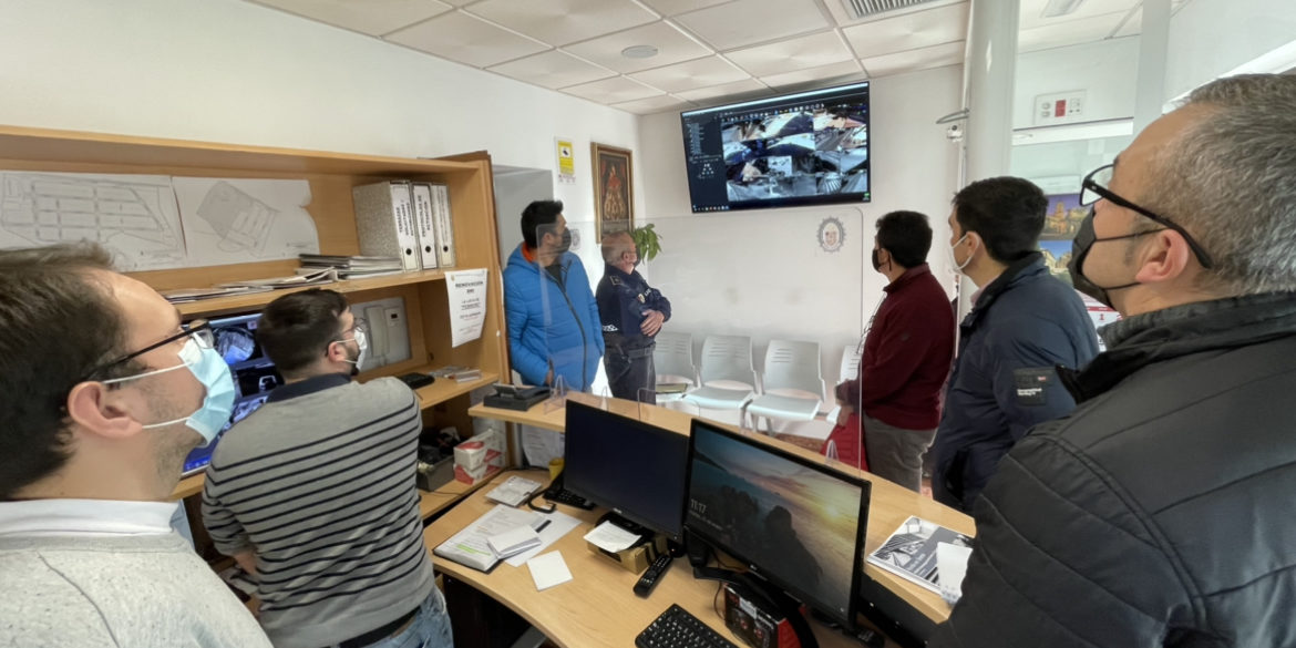 79968472-164E-4CE2-BE1F-4030430B3FE8