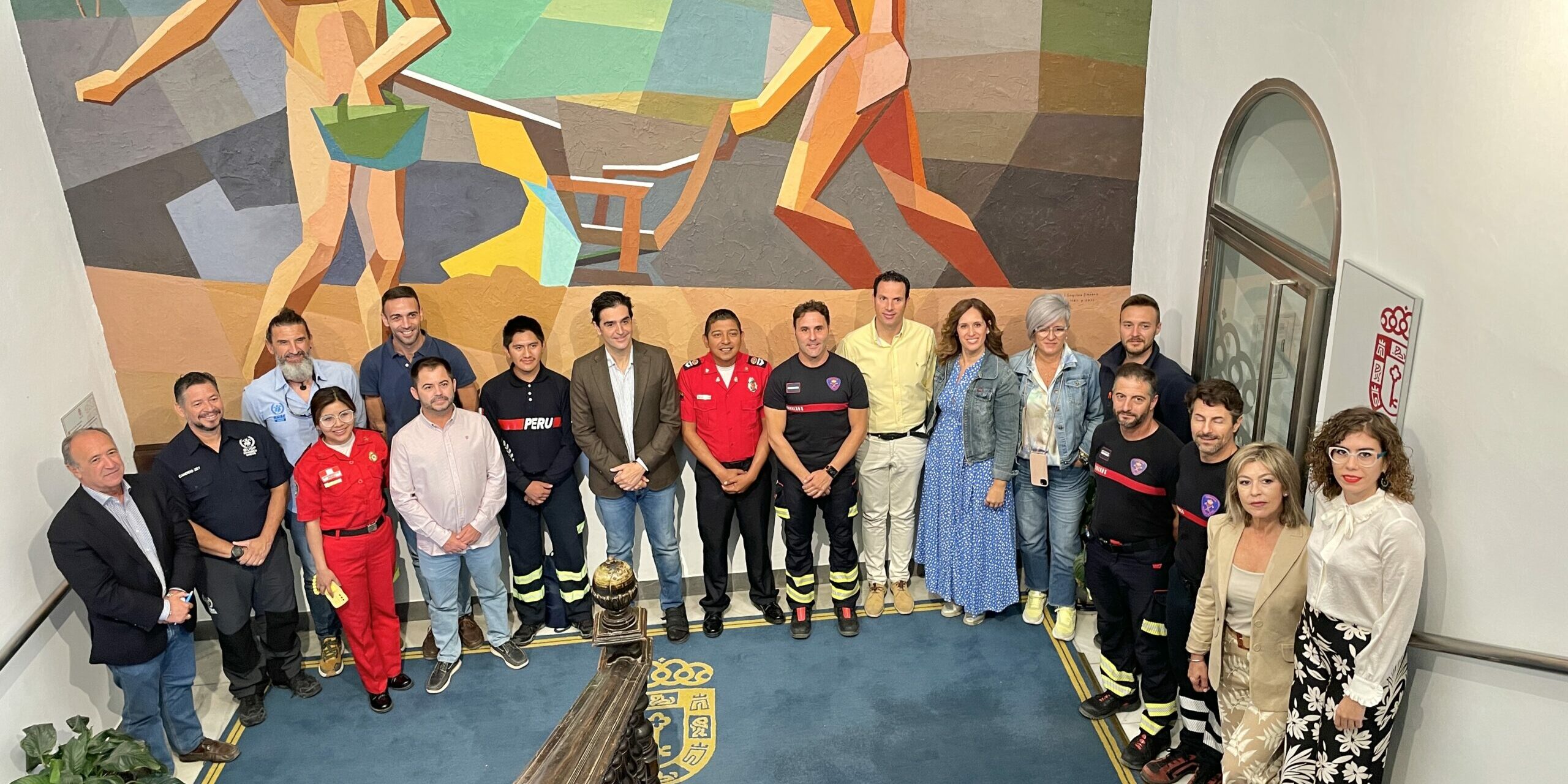 Foto de grupo Recepción bomberos Perú BUSF
