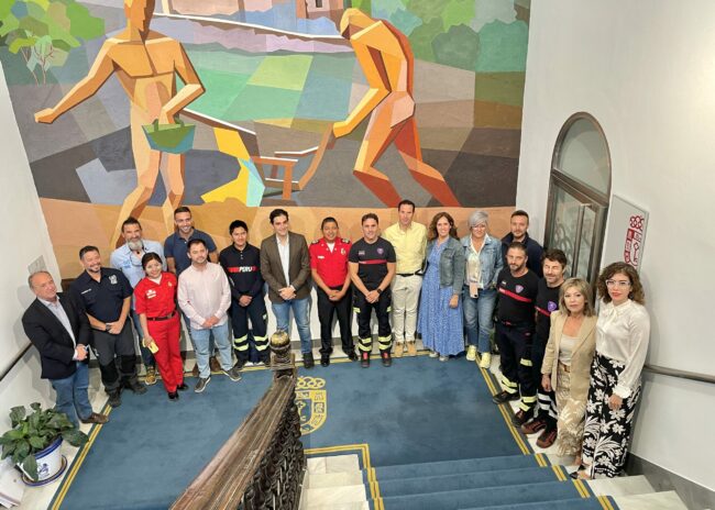 Foto de grupo Recepción bomberos Perú BUSF