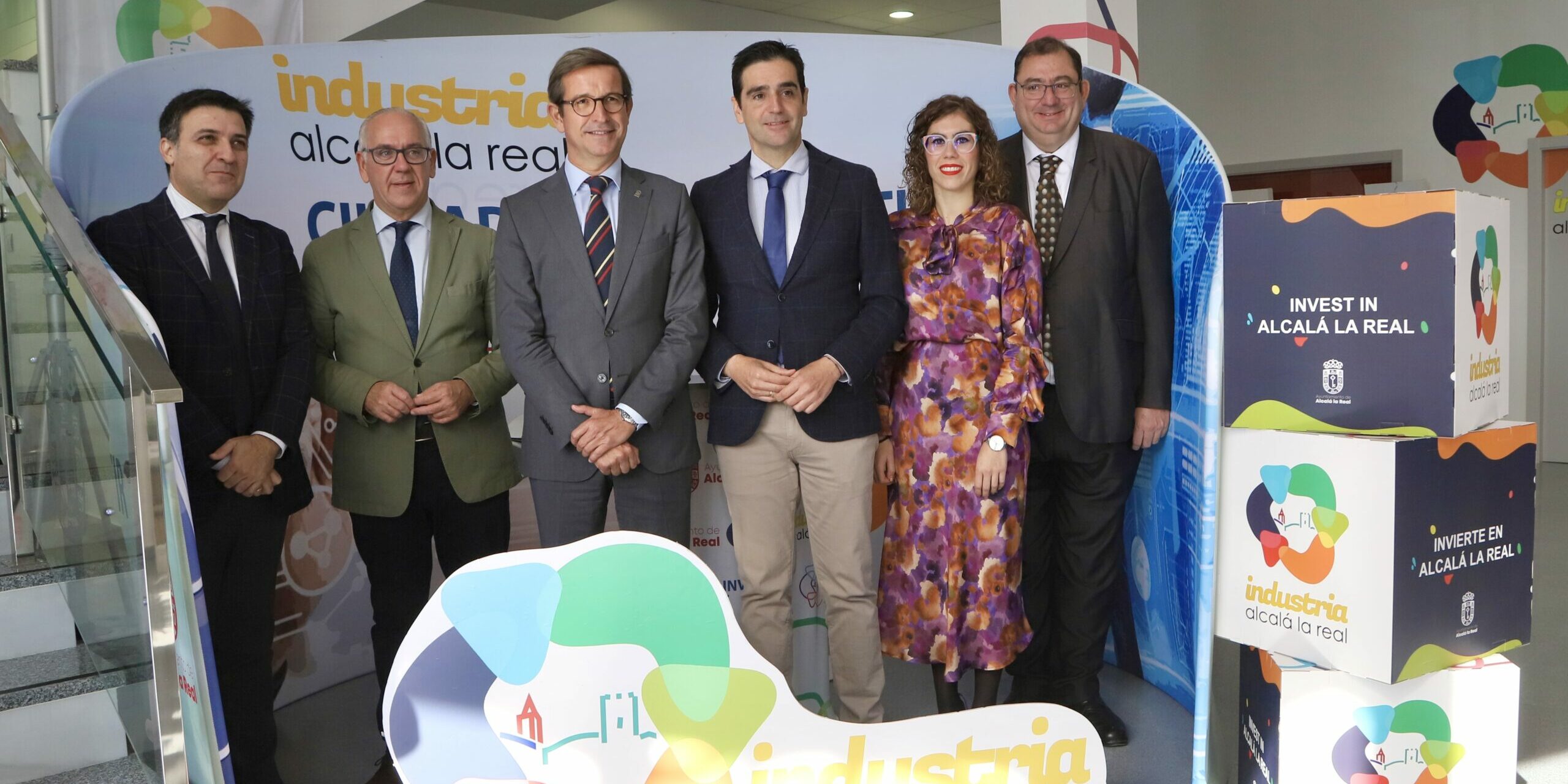 Marino, Ariadna y Jorge Paradela en stand de Industria