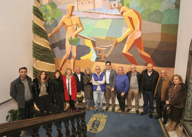 Foto grupo acto reconocimiento empleados y jubilados 2023