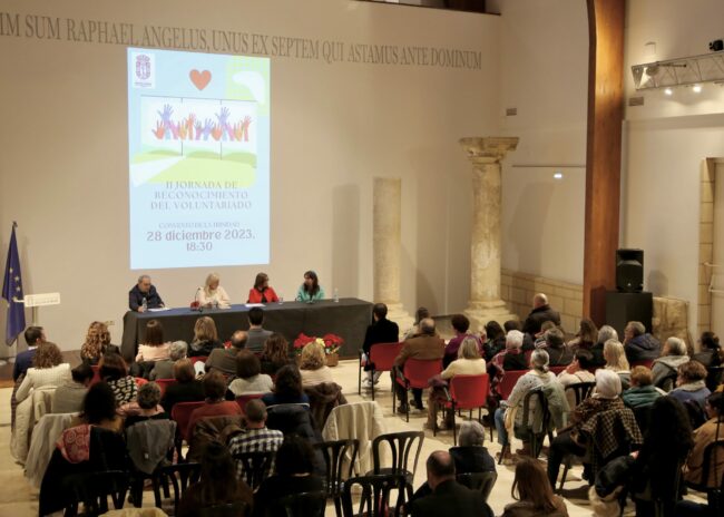 Mesa asociaciones jornada voluntariado