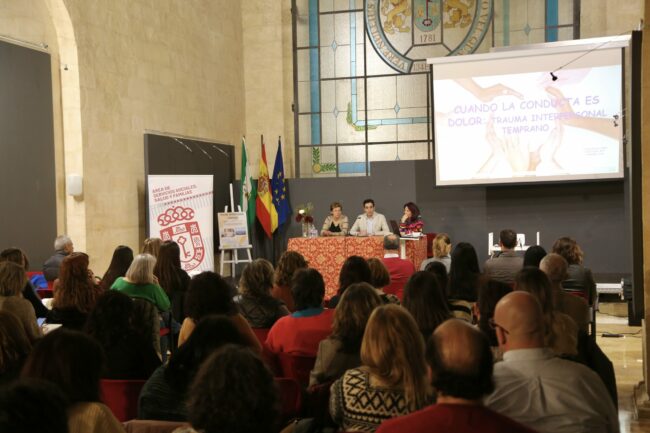 Jornadas Trauma Infantil Marino, Nazaret y Pilar Rivas en Capuchinos