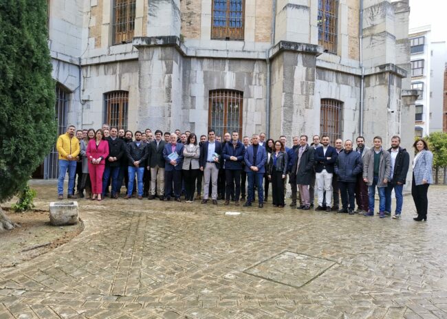 Marino Constitución Cluster del Plástico con grupo