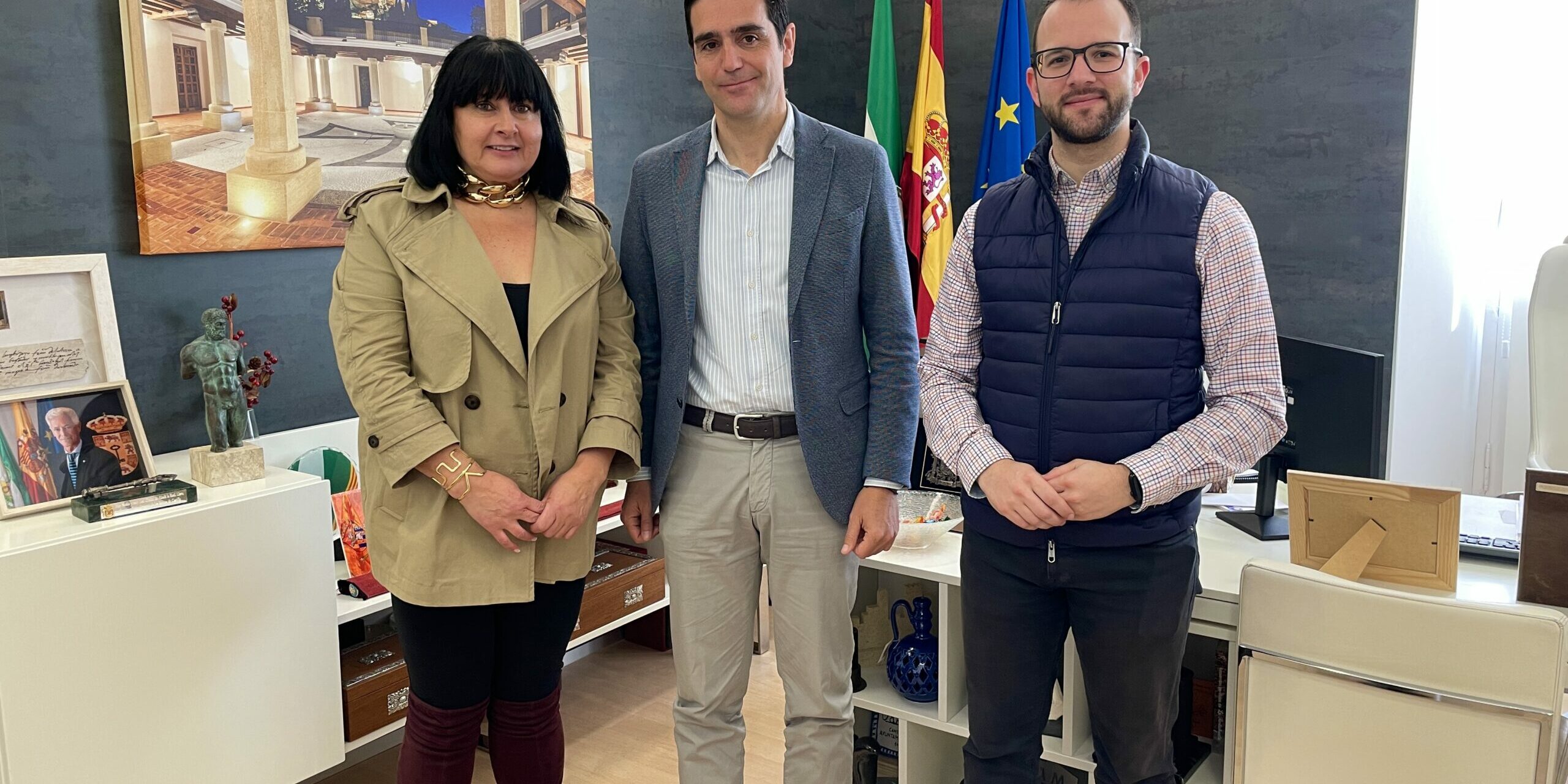 Juanma, Marino y Mª José Pareja convenio Pep Ventura