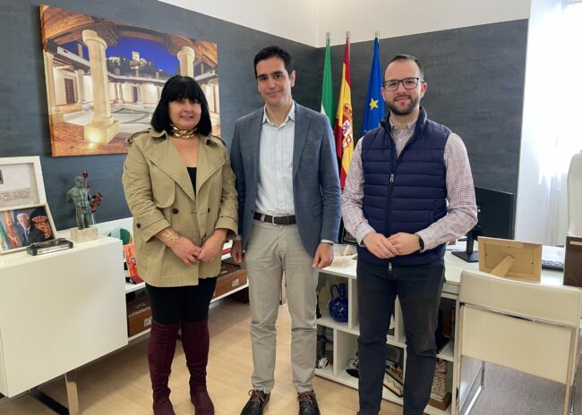 Juanma, Marino y Mª José Pareja convenio Pep Ventura