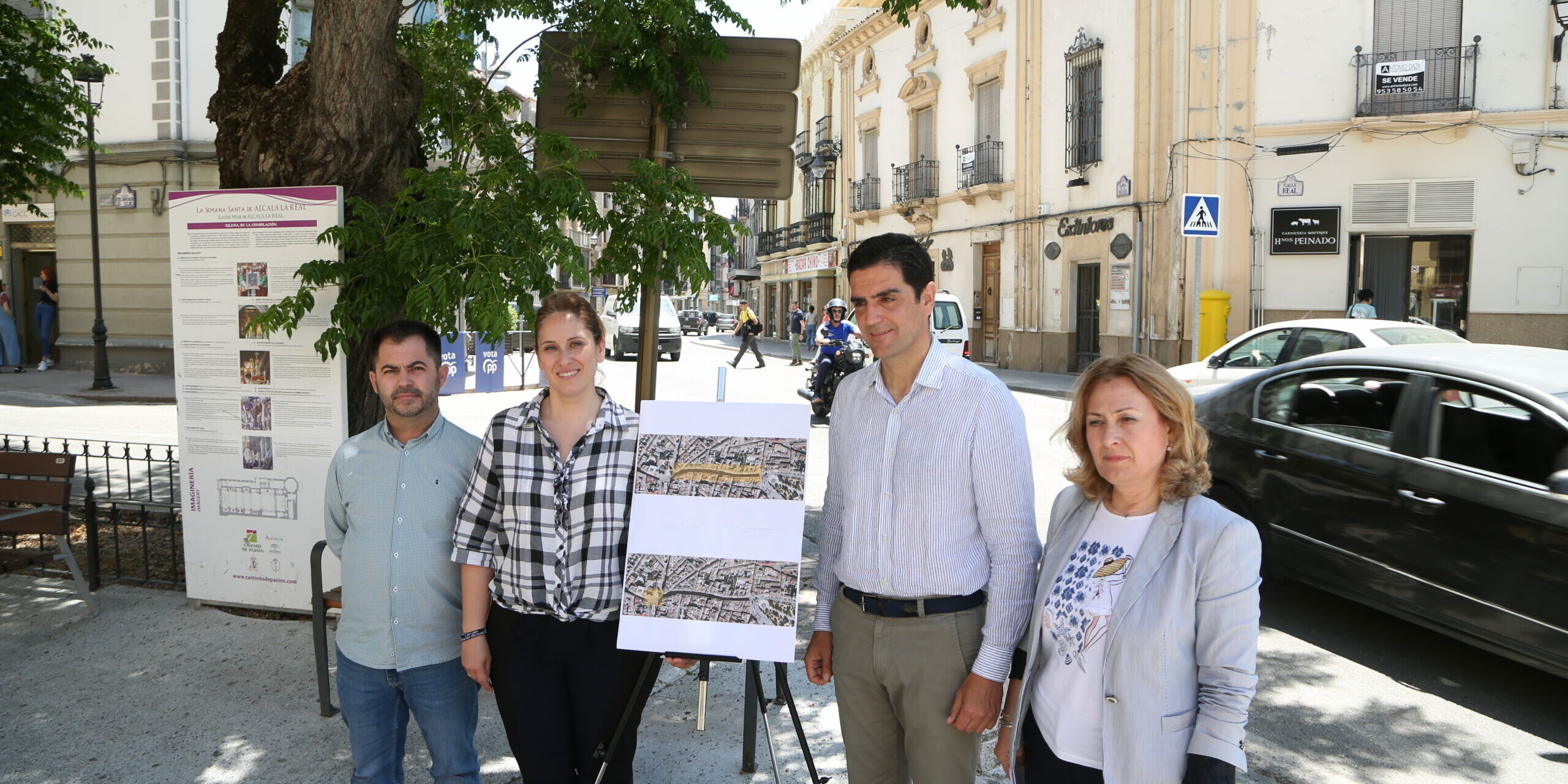 Merce Flores, Marino y Encarni en Compás de Consolación Llanillo Con Jesus