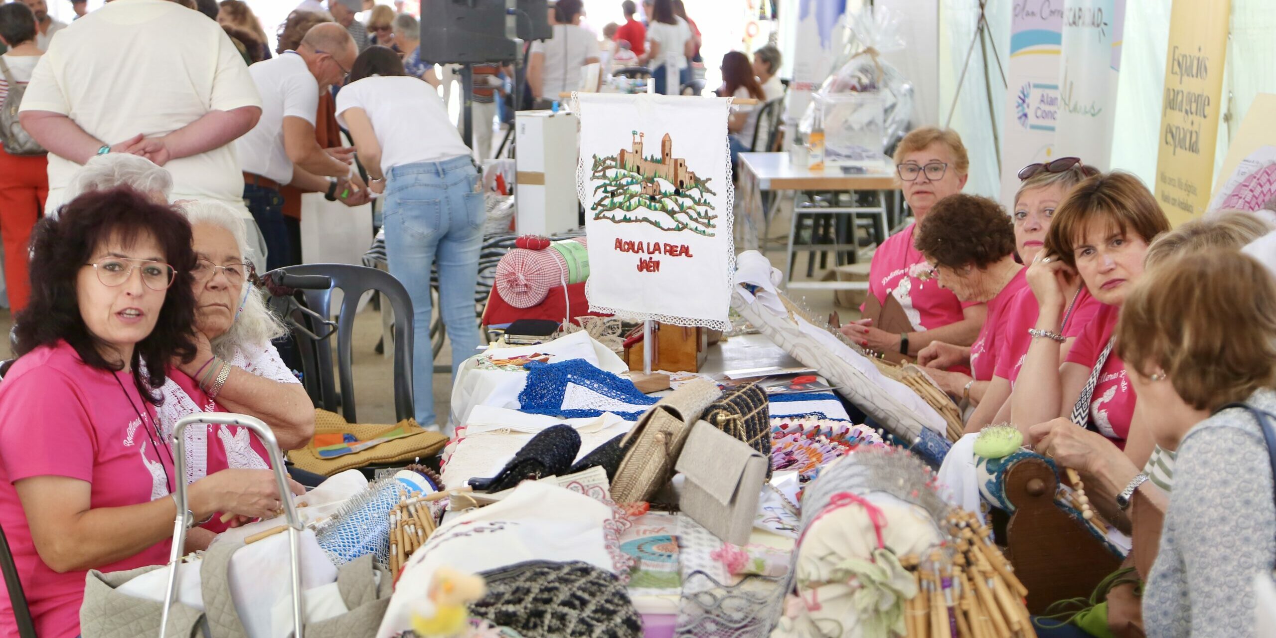 Grupo asociación botillerías en la feria de asociaciones