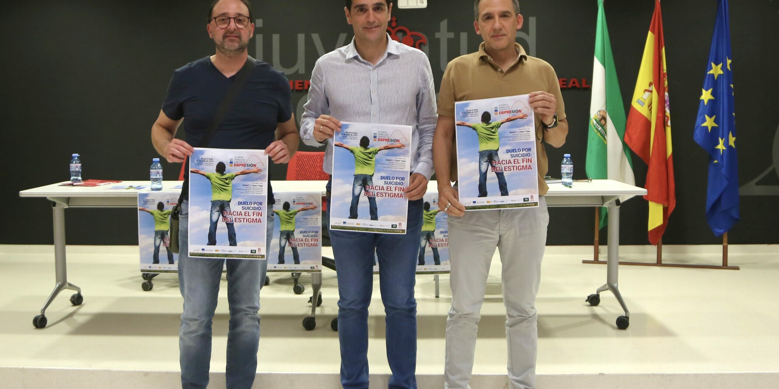 Presentación charla suicidio Papageno Marino, Manuel Calvillo y Berna Arias con cartel