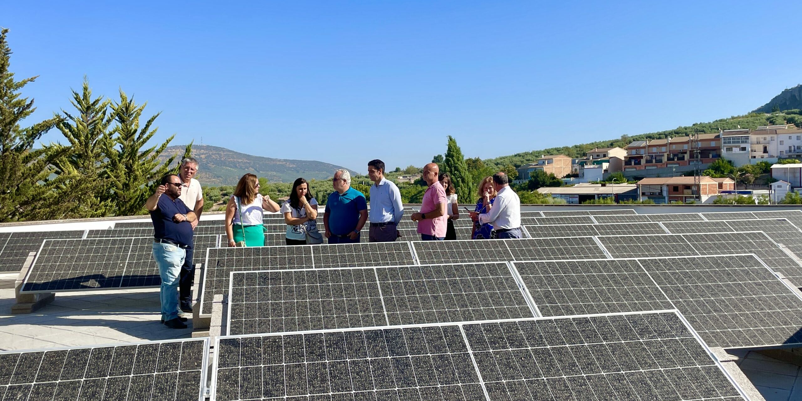 Placas fotovoltaicas en la RGA Marino, Merce Flores, Merce Linares, Ildefonso, Antonio Toro