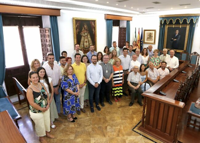 Acto protocolo Patrona foto de grupo