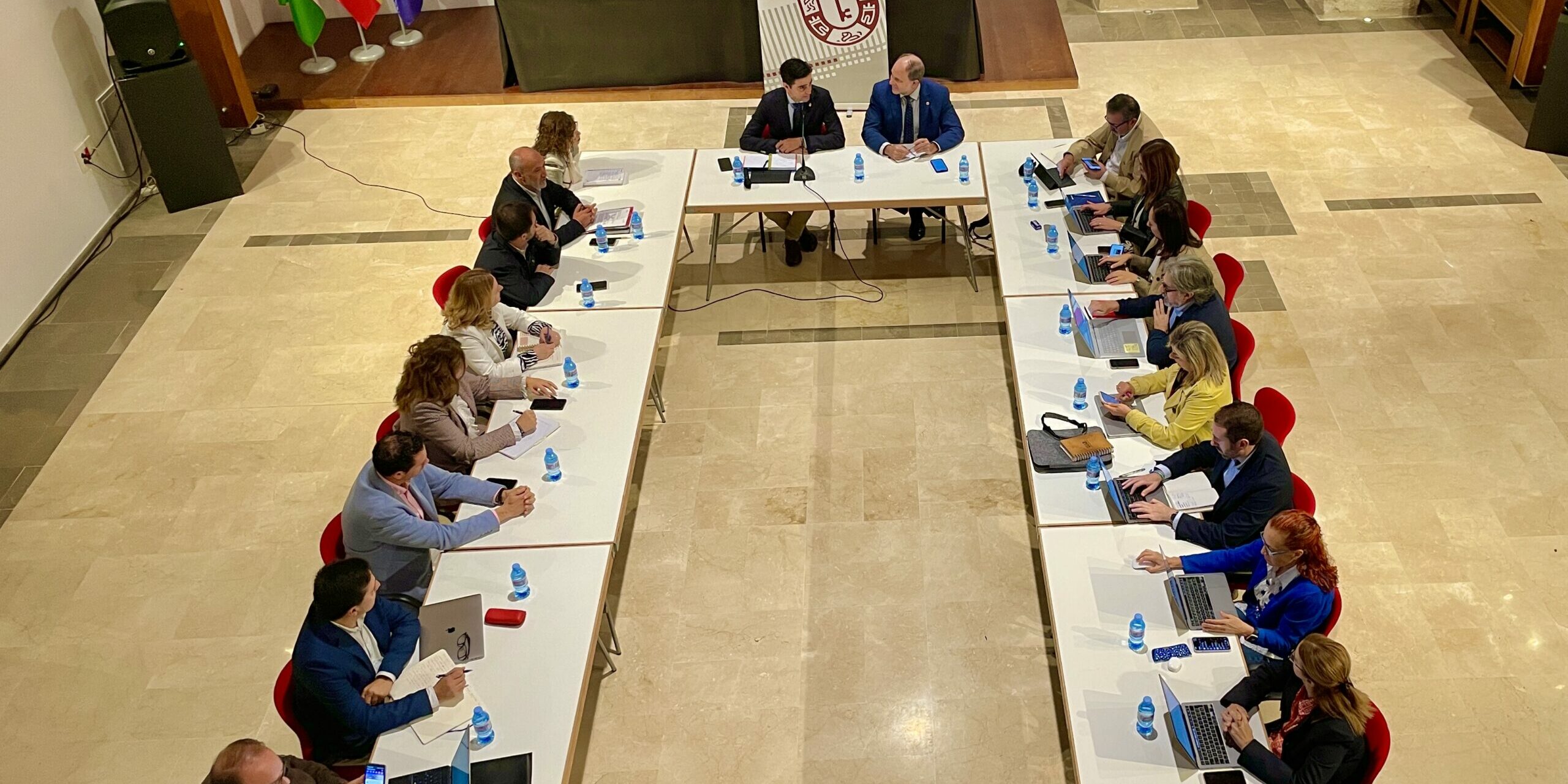 Marino y Nicolás Ruiz en La Trinidad con su equipo de gobierno