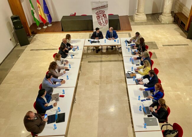 Marino y Nicolás Ruiz en La Trinidad con su equipo de gobierno