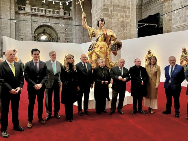 Marino en exposición Martínez Montañés Valladolid foto de grupo