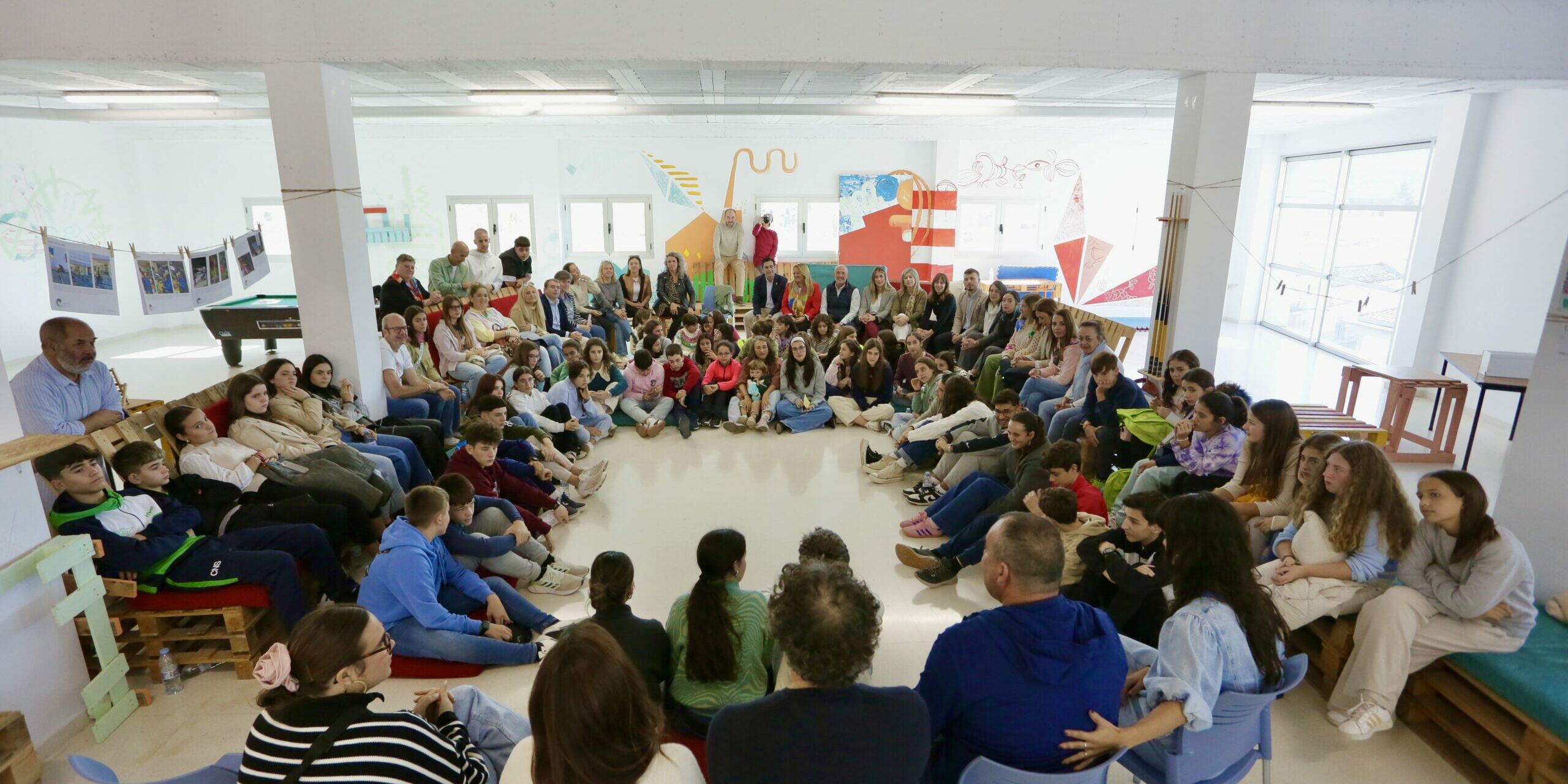 II Encuentro de Consejos Locales de Infancia y Adolescencia foto final de grupo