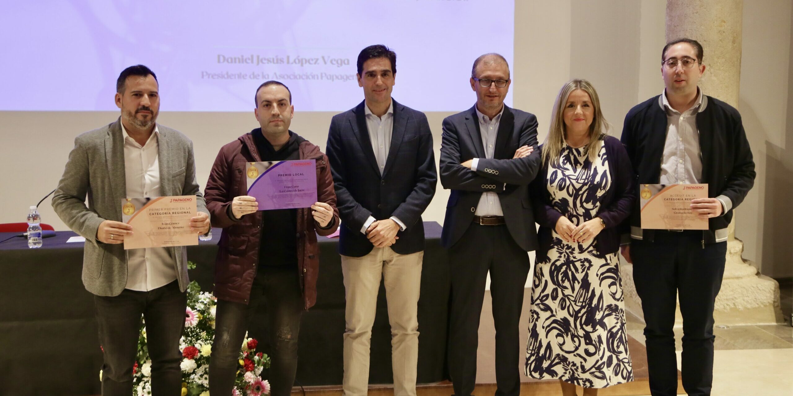 Premios Papageno Marino, delegada Elena González y Daniel Lopez con premiados