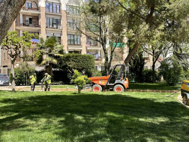 Jardineros en parque