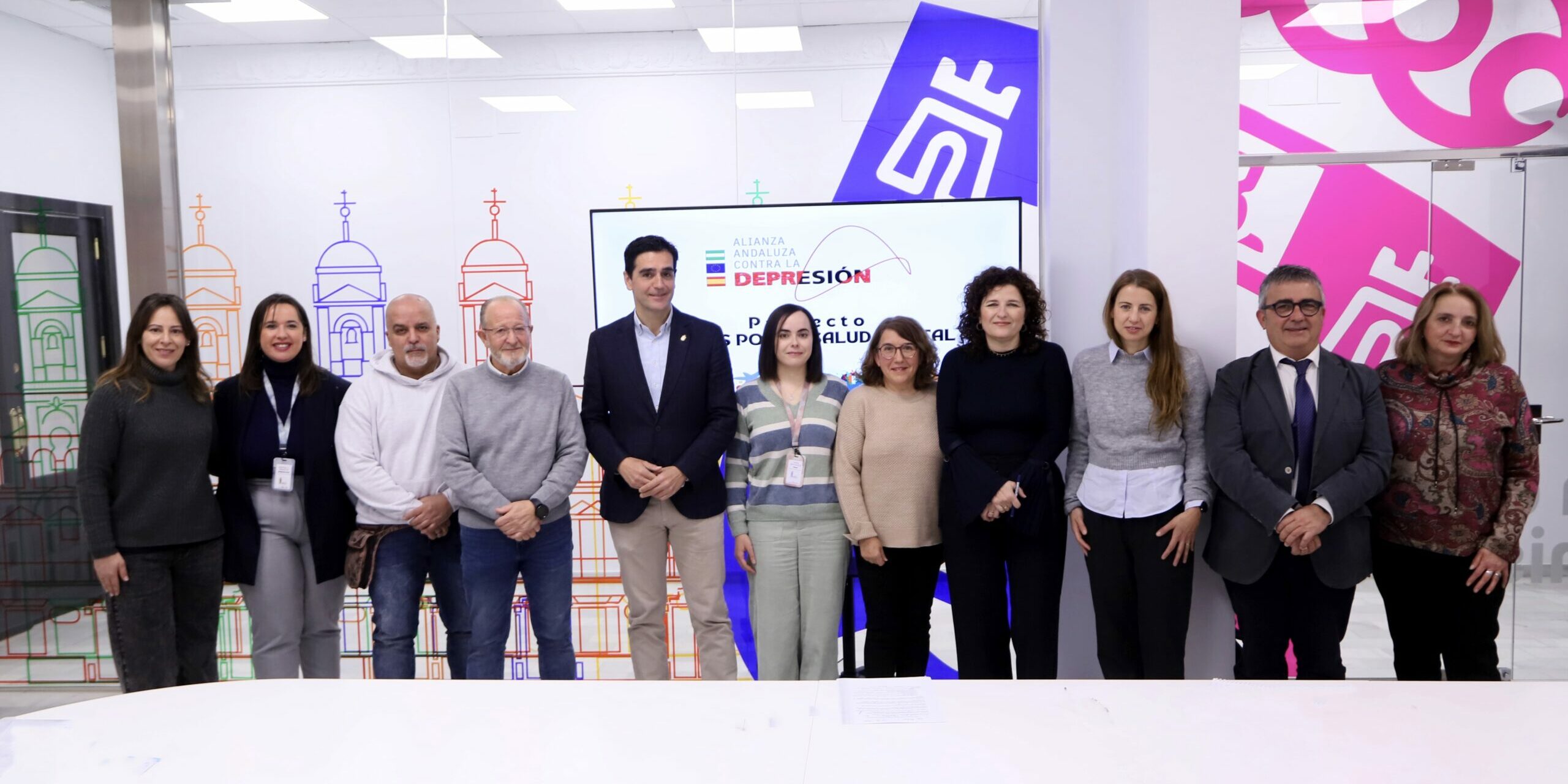 Foto de grupo proyecto Juntos por la salud mental con Hama, La Caixa y Álamos