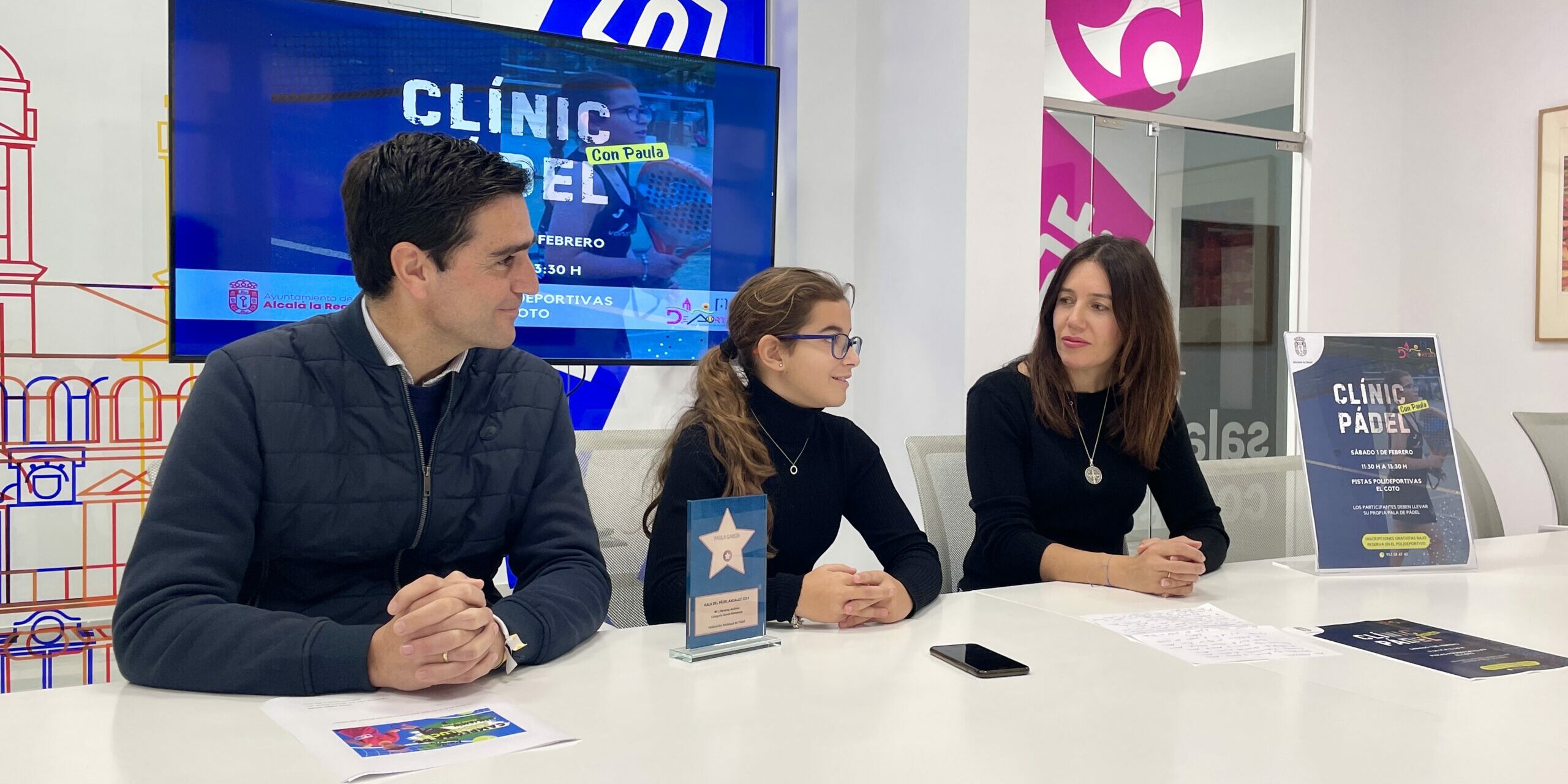 Marino y Belén con Paula García Clinic Pádel 2025