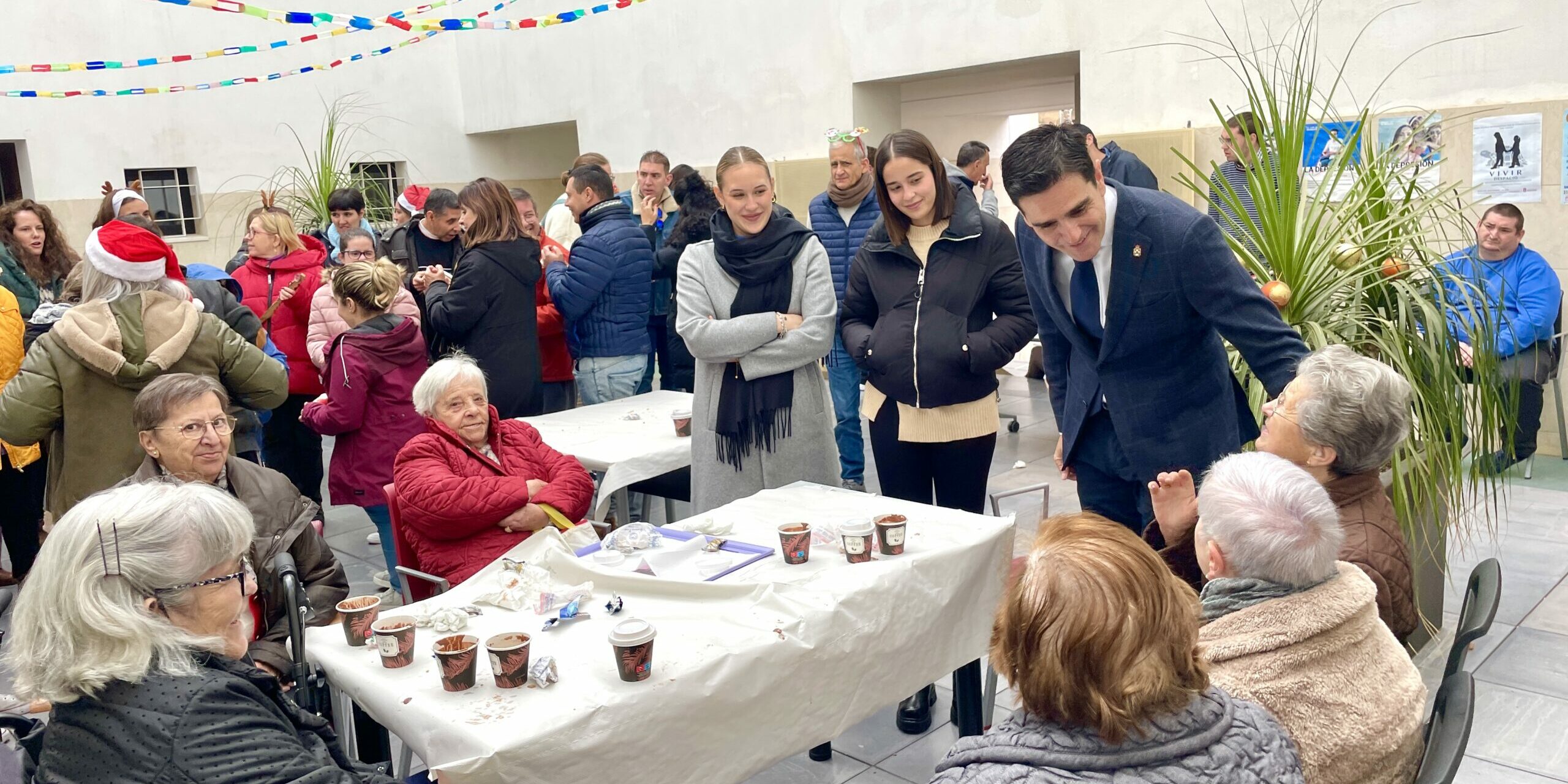 Marino saludando en La Tejuela Servicios Sociales discapacidad