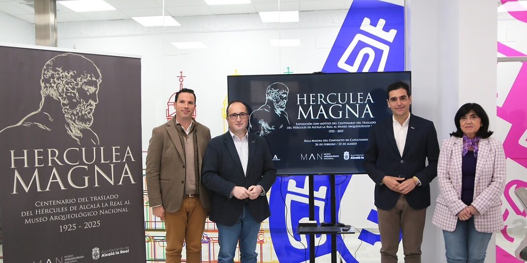 Marino, Jose Moyano, Jose Ayala y Paqui Medina Herculea Magna de pie