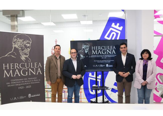 Marino, Jose Moyano, Jose Ayala y Paqui Medina Herculea Magna de pie