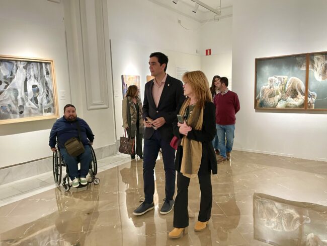Marino en Centro Cultural Gran Capitán exposición Dolores Montijano con Mª José de Córdoba