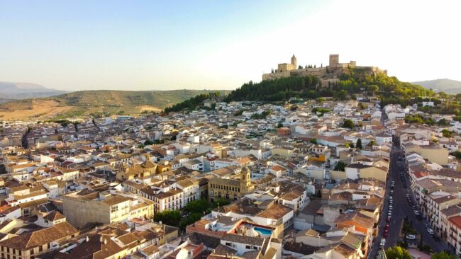 Panoramica ALCALÁ Ayuntamiento y Mota