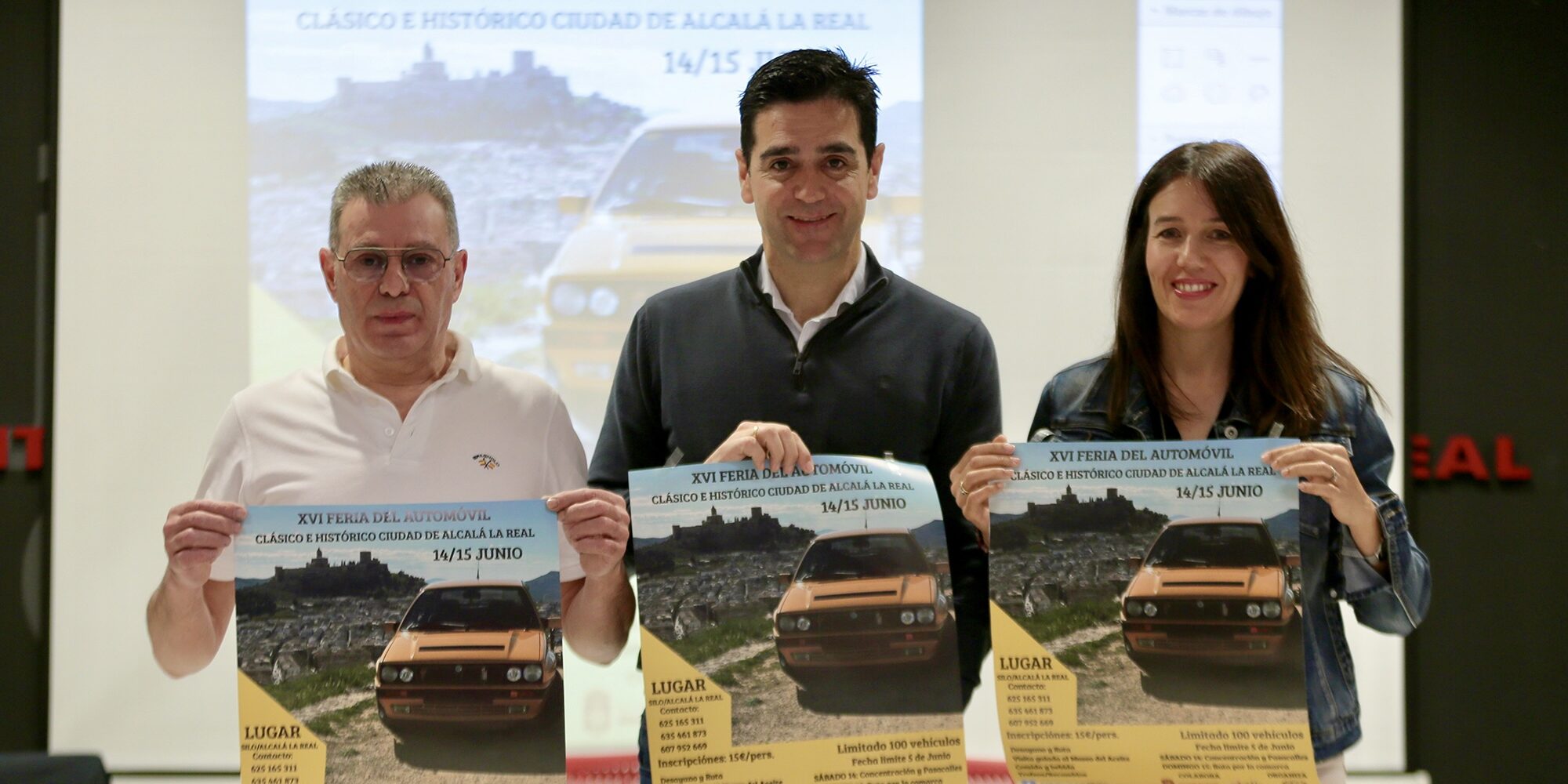 Belén, Marino y José Villén con cartel Feria Coches Clásicos 2025