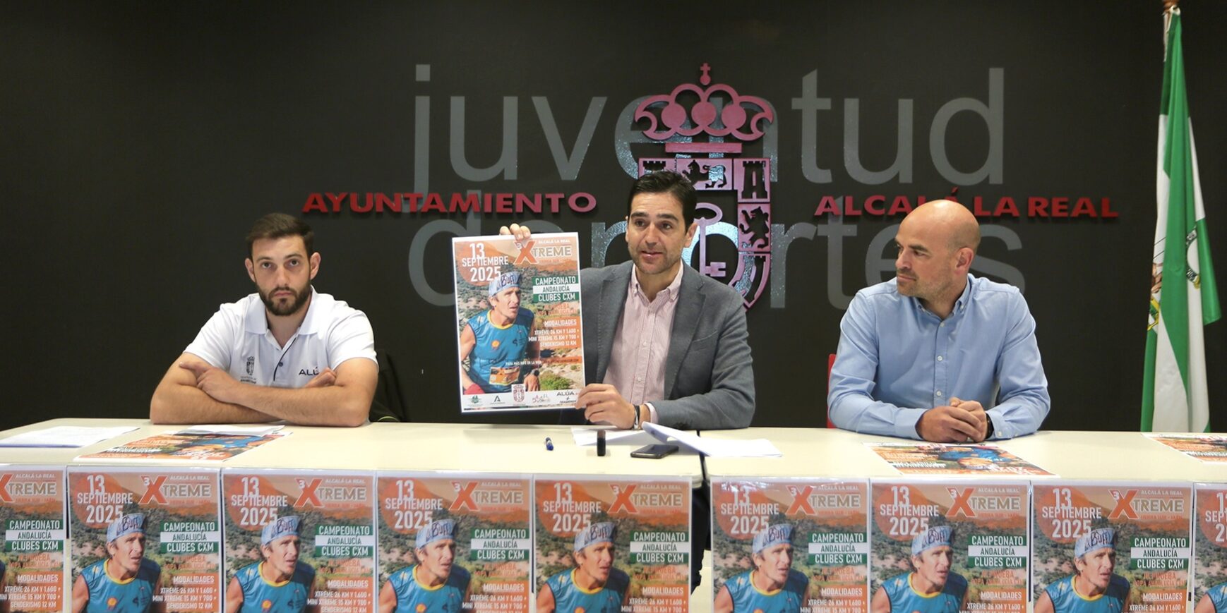 Marino mesa con cartel C-Treme 2025