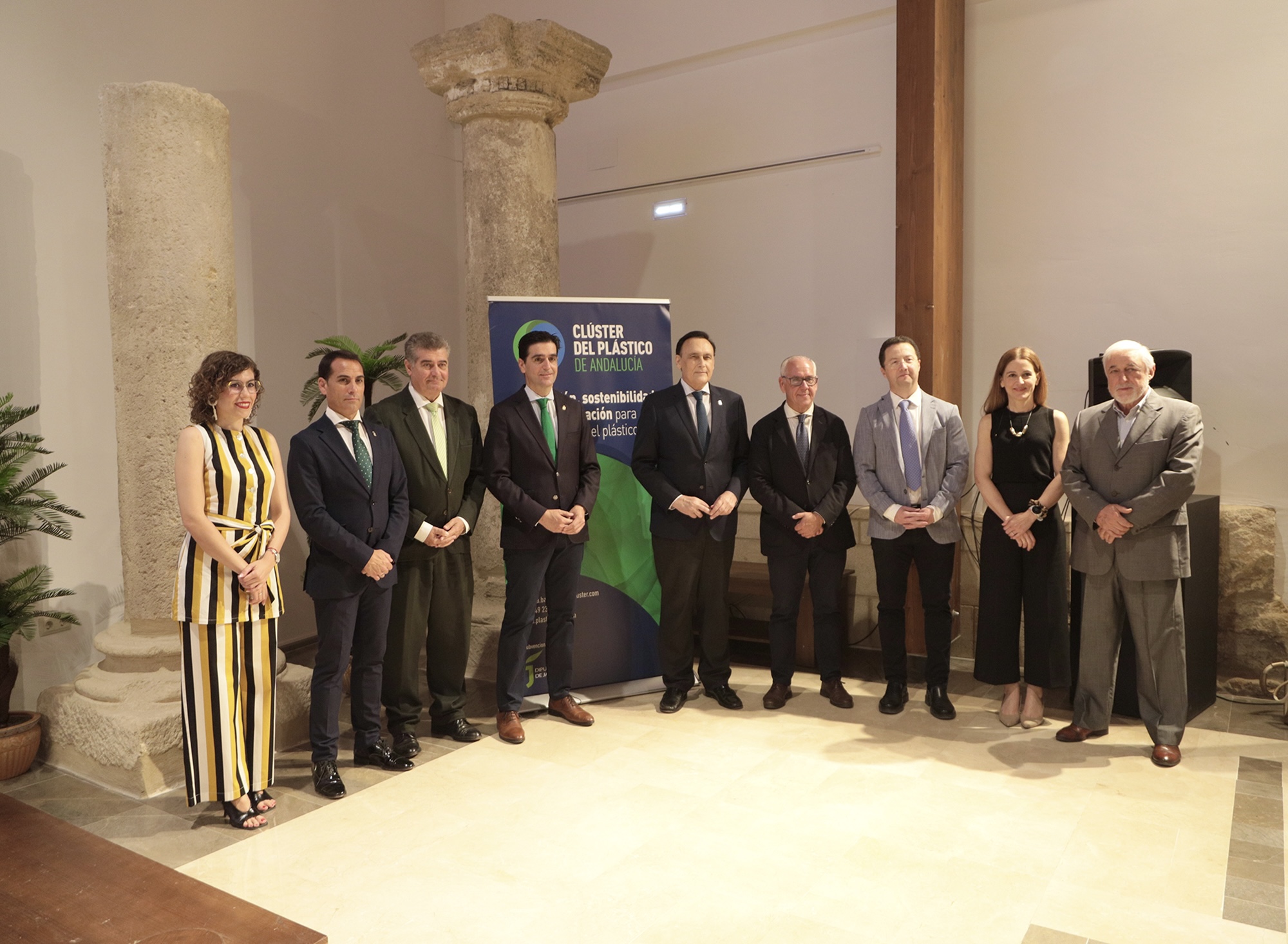 El consejero de Innovación inaugura el II Encuentro Regional de Clústeres