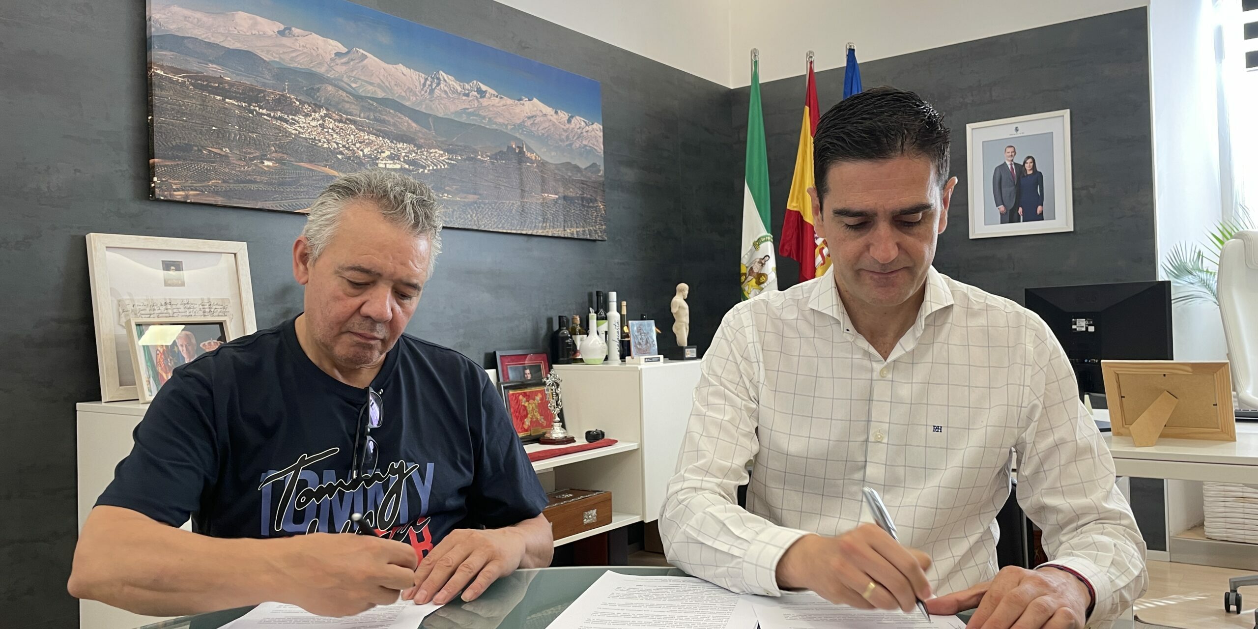 Firma convenio comerciantes 2025 mesa
