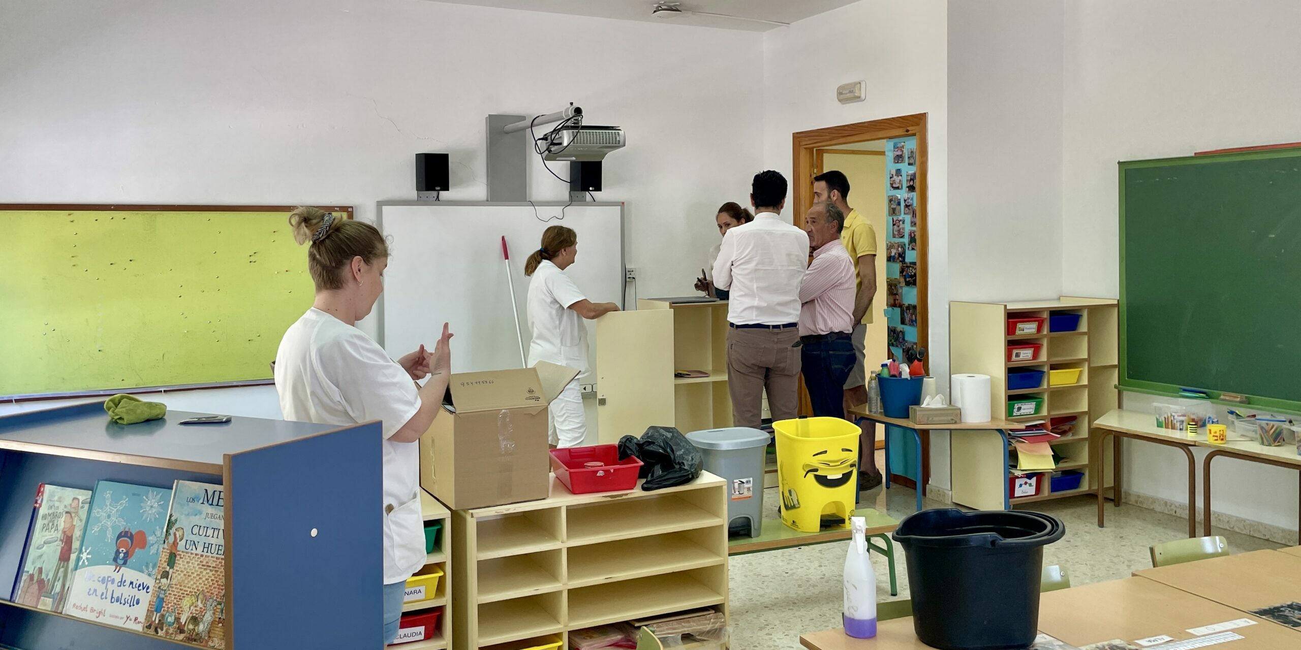 Aula colegio Mures limpieza