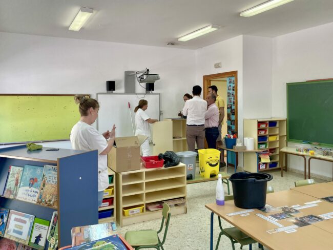 Aula colegio Mures limpieza
