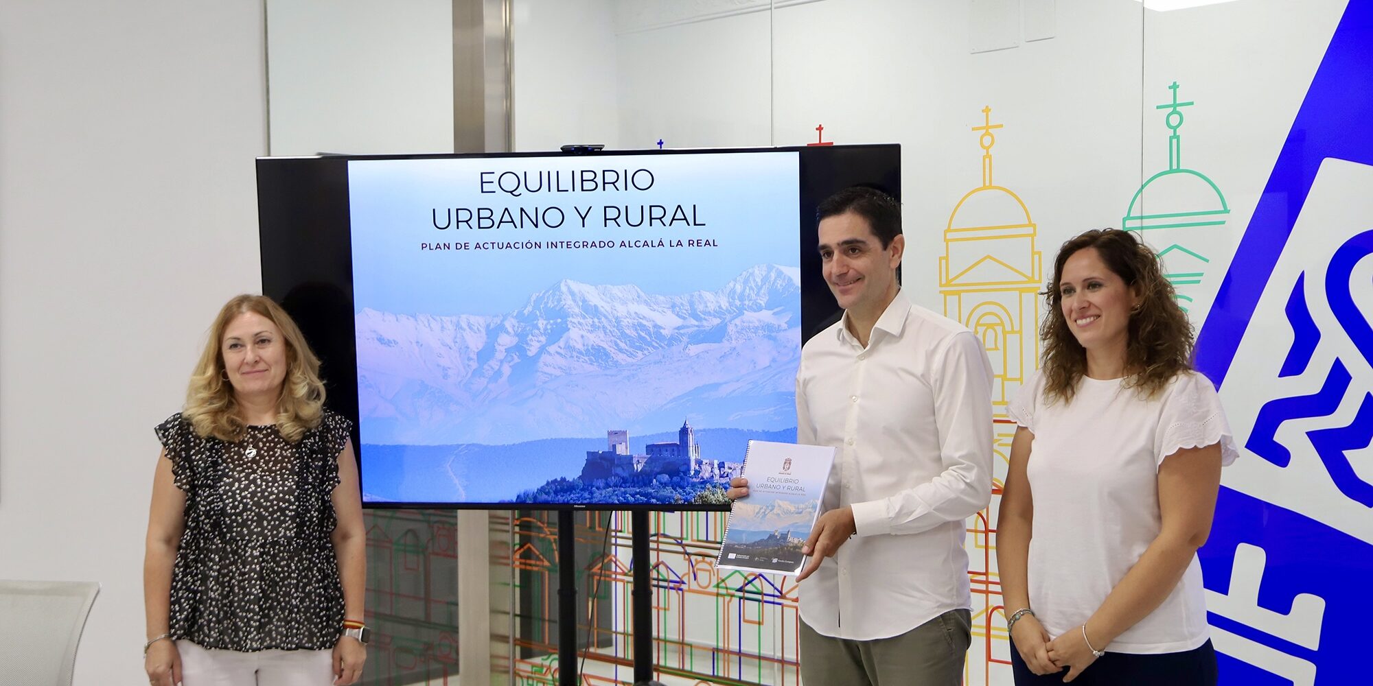 Concesión Planes Edil Marino, Encarni y Merce Flores de pie