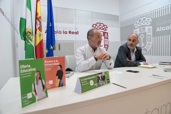 Baldomero y Vicente Ruiz UNED mesa