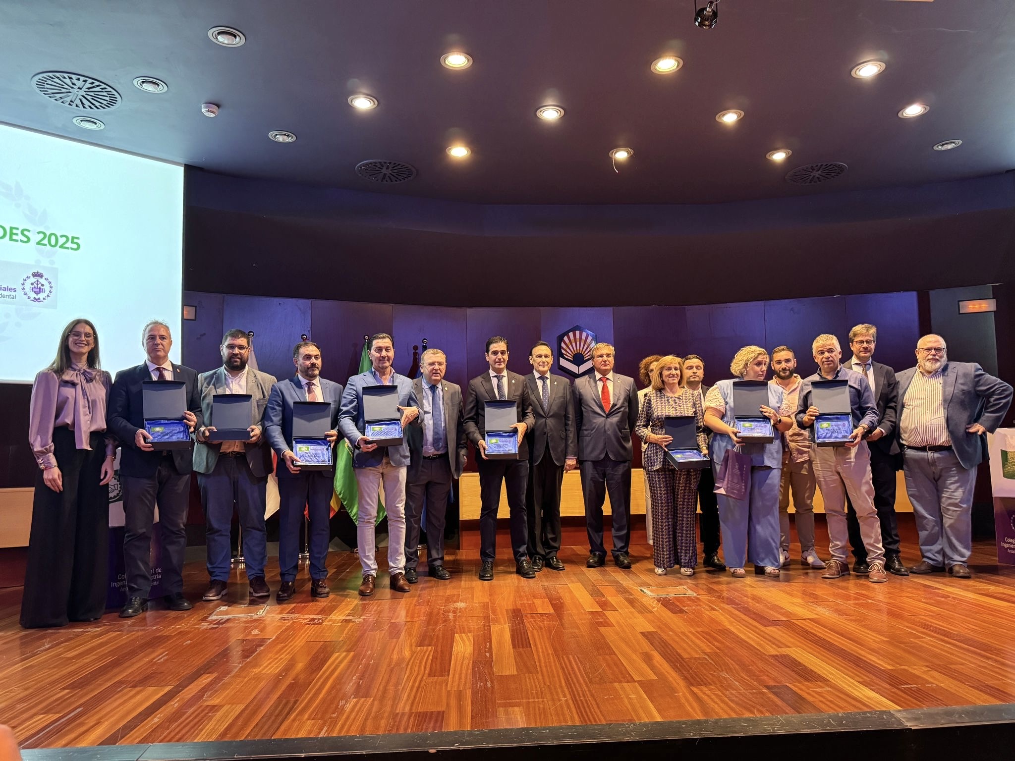 Alcalá recibe la Bandera Verde por la Industrialización que reconoce su capacidad de atracción de inversiones