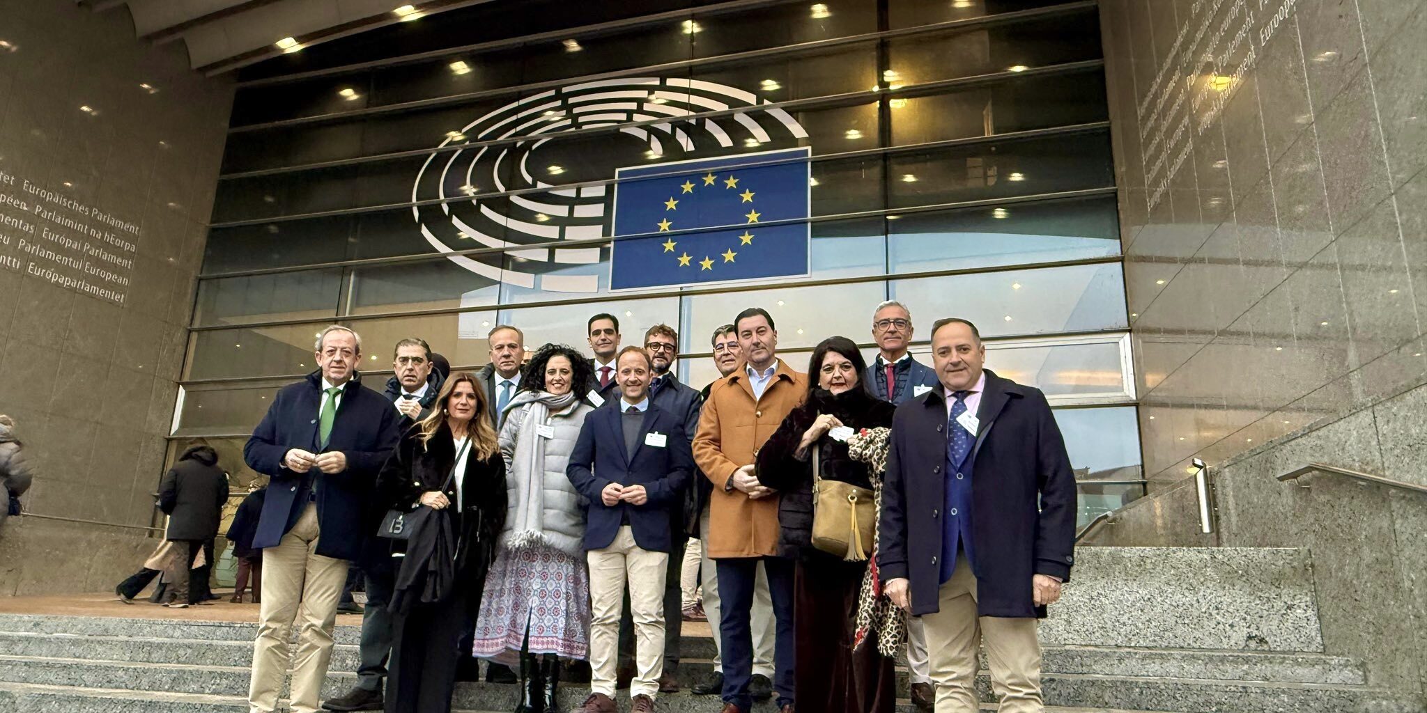 Marino Parlamento Europeo con grupo alcaldes