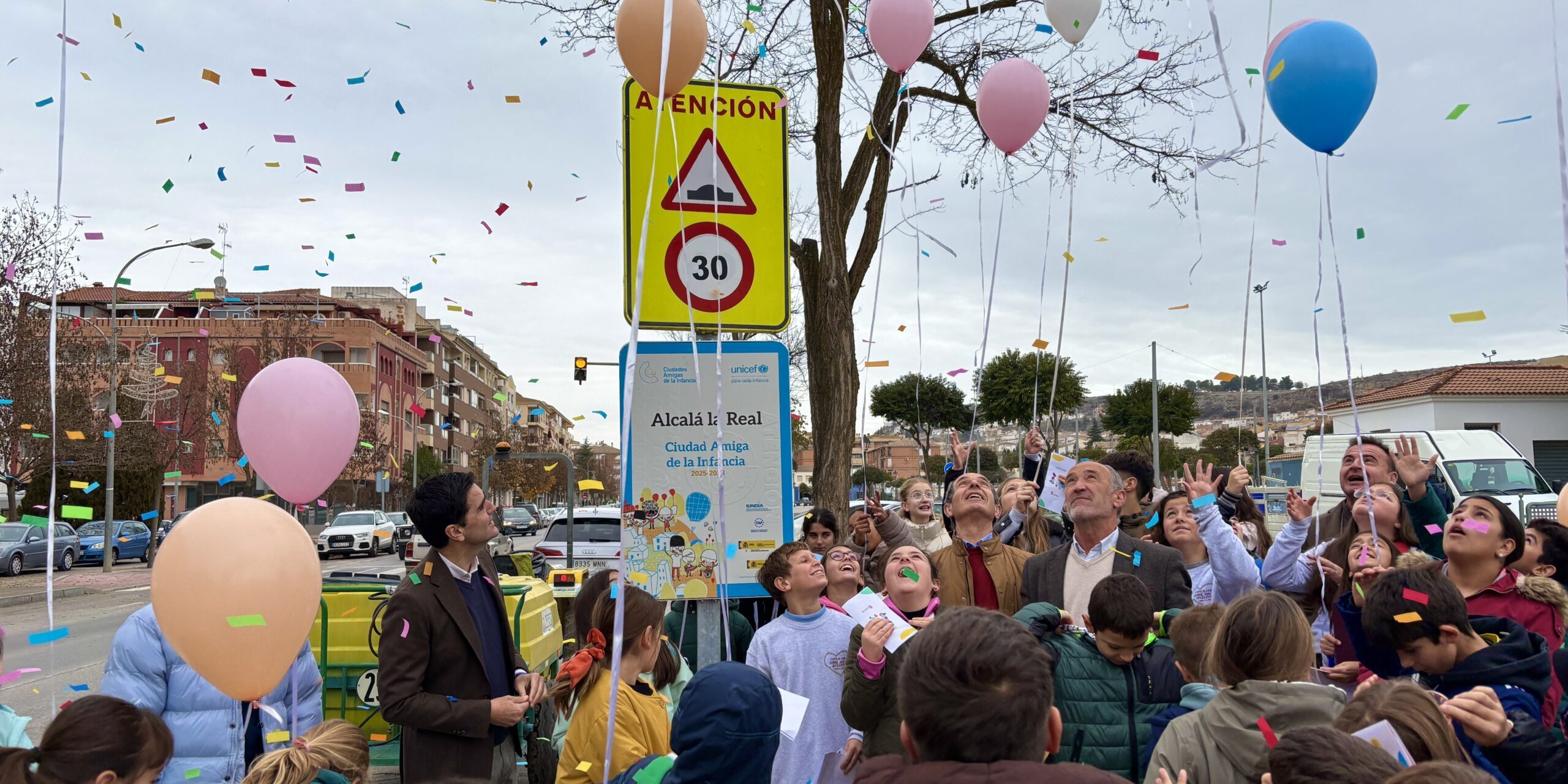Placa UNICEF con niños