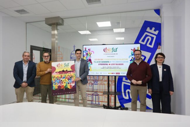 Etnosur 2026 foto de grupo con cartel