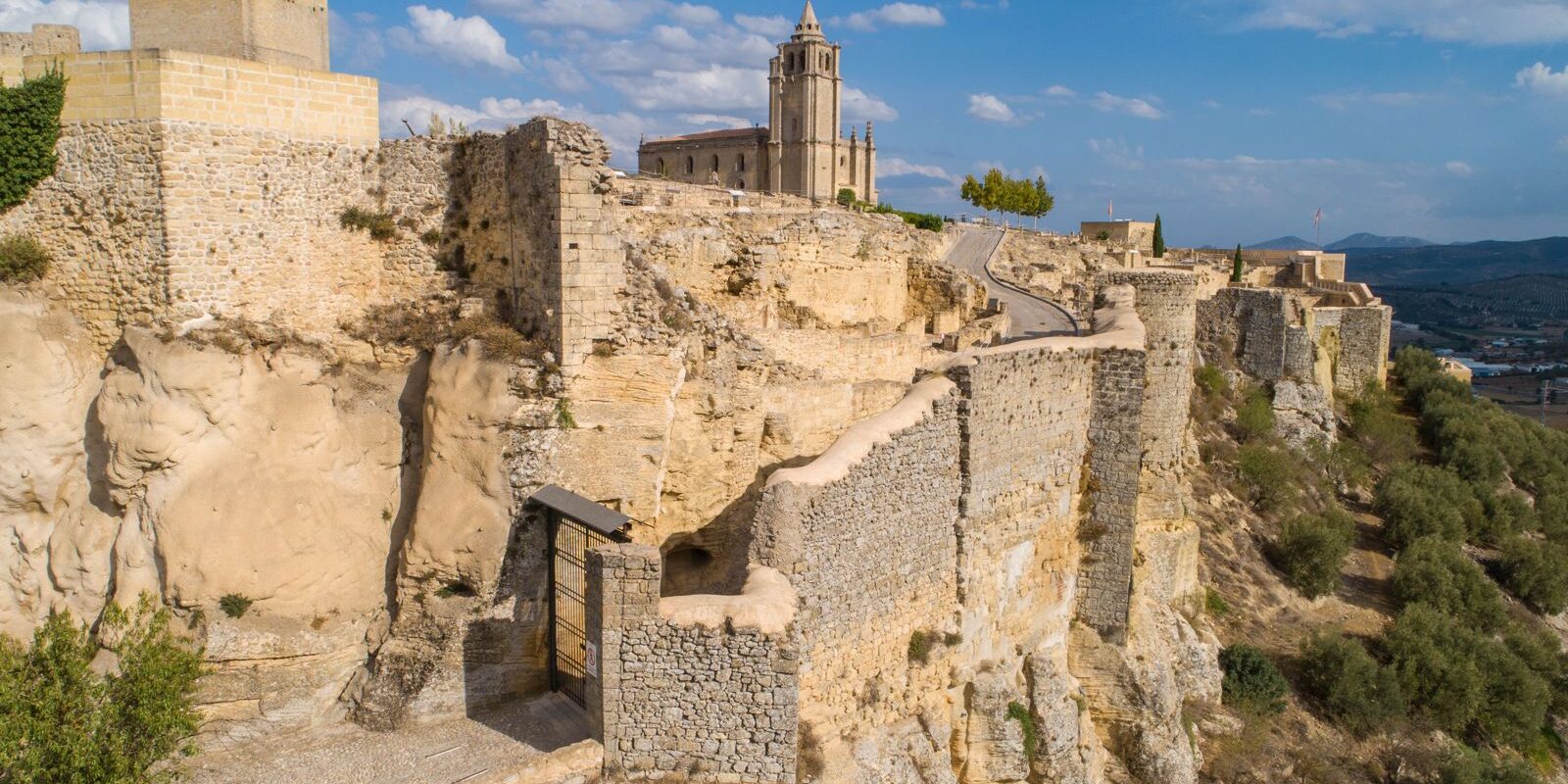 Muralla oeste MOTA Puerta de Santiago